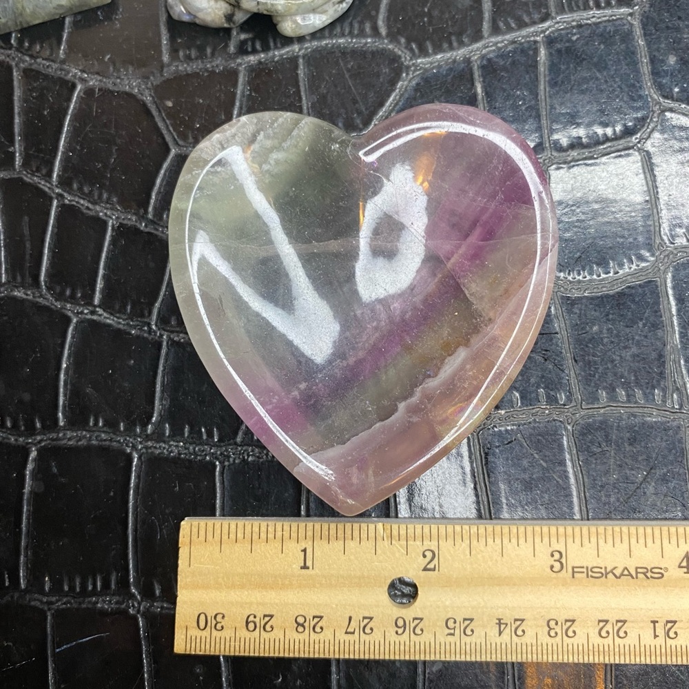 Fluorite Heart Bowl - Picture 15 of 15